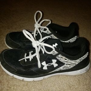 Under Armour Sneakers
